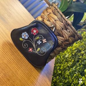 Brighton Coin wallet  Black Pebble Leather w/ Jewel Flowers Kiss Lock -